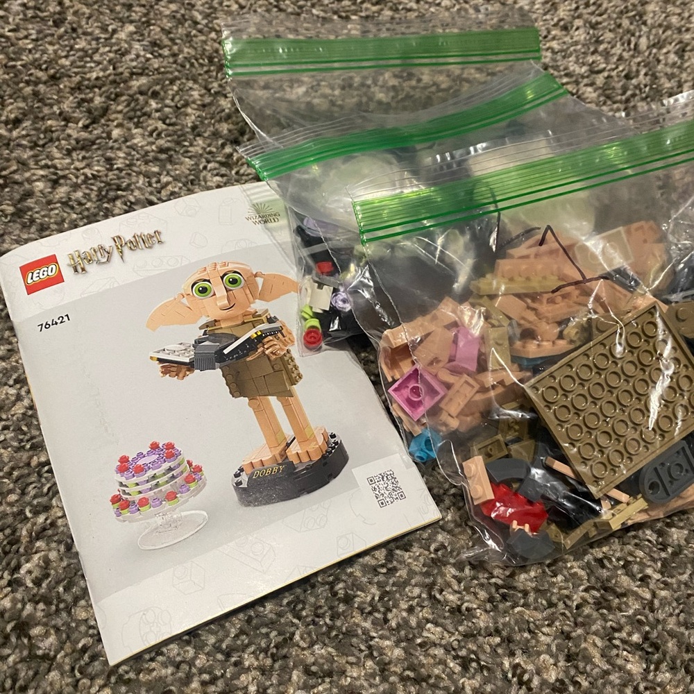 LEGO Dobby Building Kit with Colorful Pieces